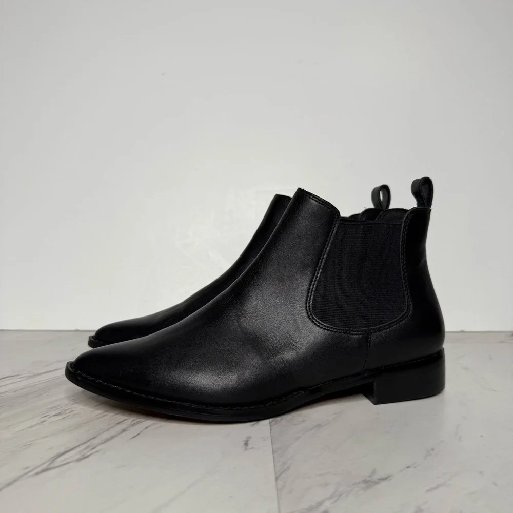 Linea Paolo Black Chelsea Bootie 6M